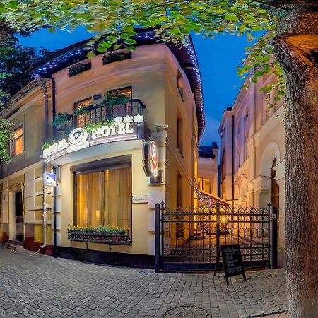 Pid Templem Hotel Ivano-Frankivs'k Esterno foto