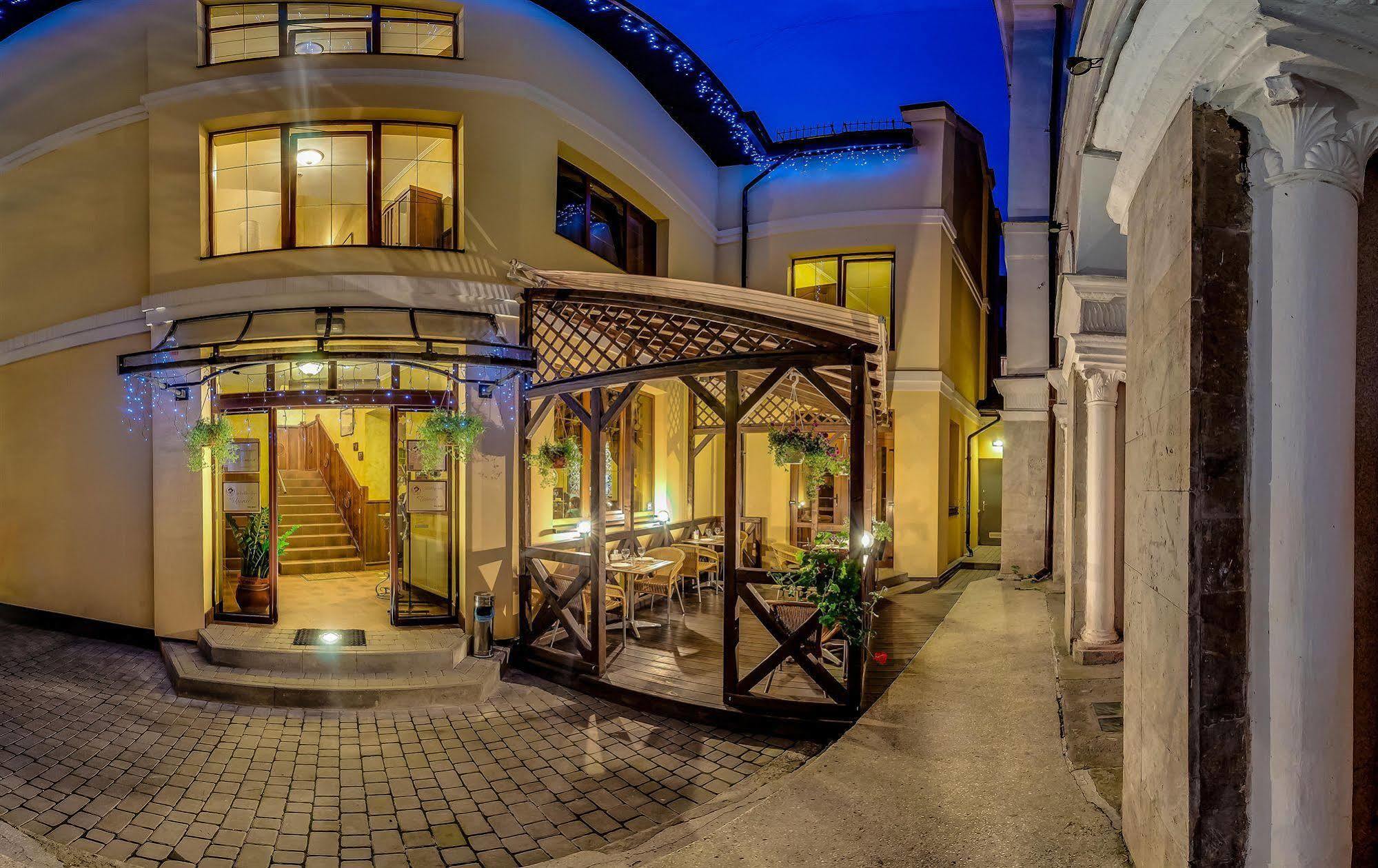 Pid Templem Hotel Ivano-Frankivs'k Esterno foto