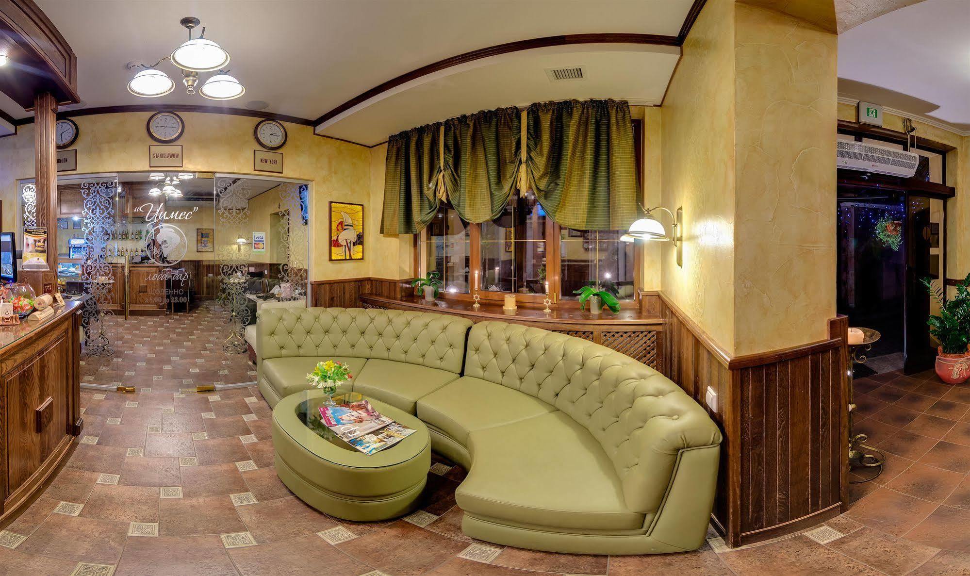 Pid Templem Hotel Ivano-Frankivs'k Esterno foto