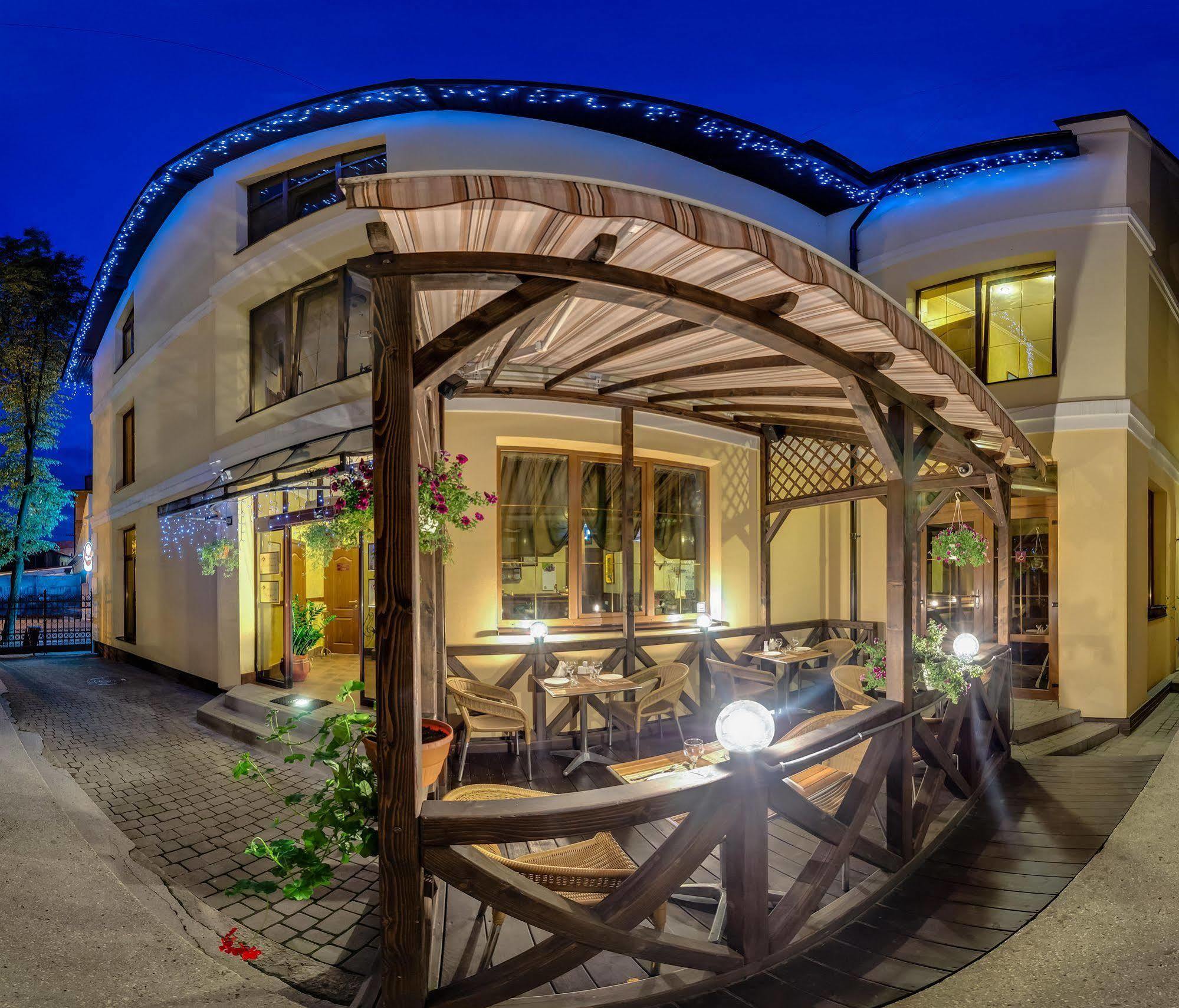 Pid Templem Hotel Ivano-Frankivs'k Esterno foto
